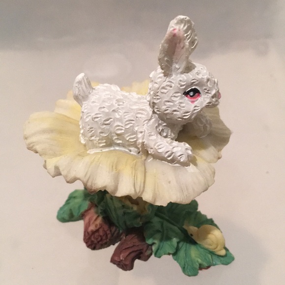 NWOT Vintage 1990s Easter village collectible figurines - Picture 8 of 8